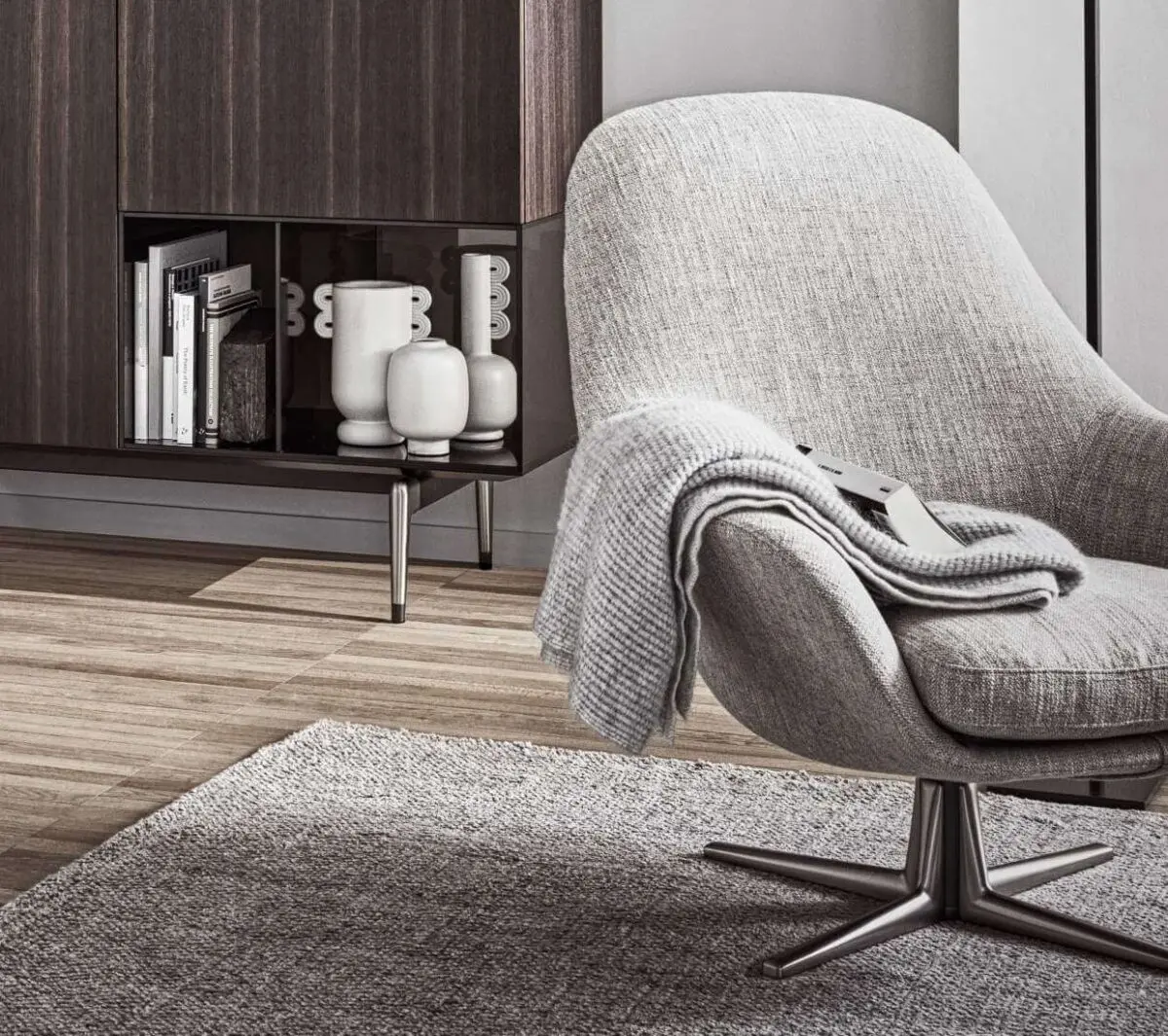 Flexform Sveva Soft Swivel Armchair